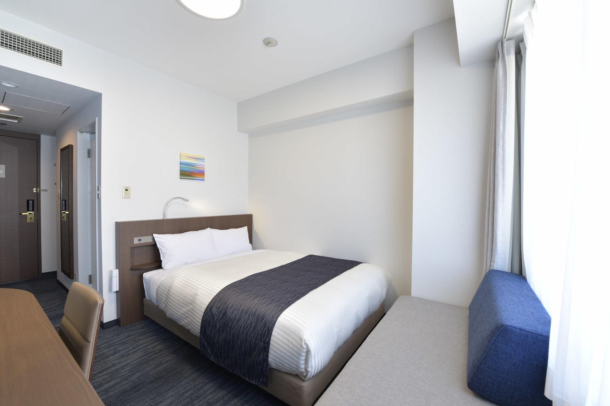 Hotel Port Plaza Chiba Luaran gambar A room at the hotel