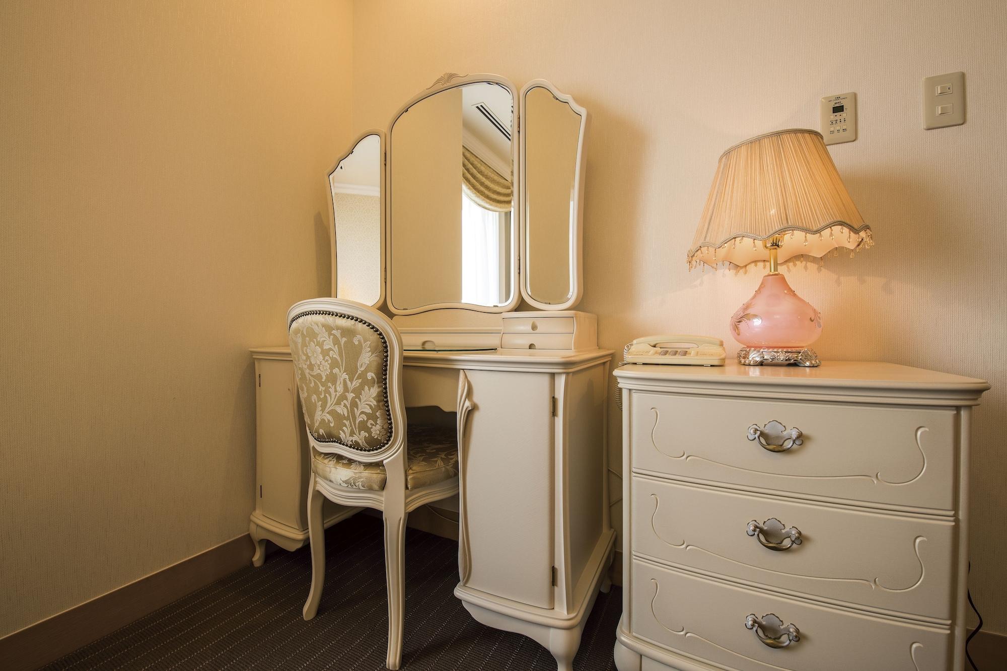 Hotel Port Plaza Chiba Luaran gambar A dressing table