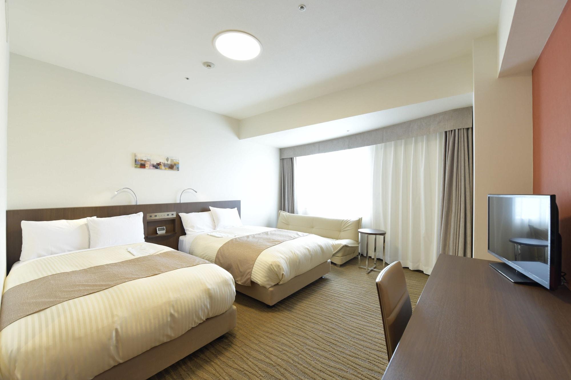 Hotel Port Plaza Chiba Luaran gambar A room at the hotel