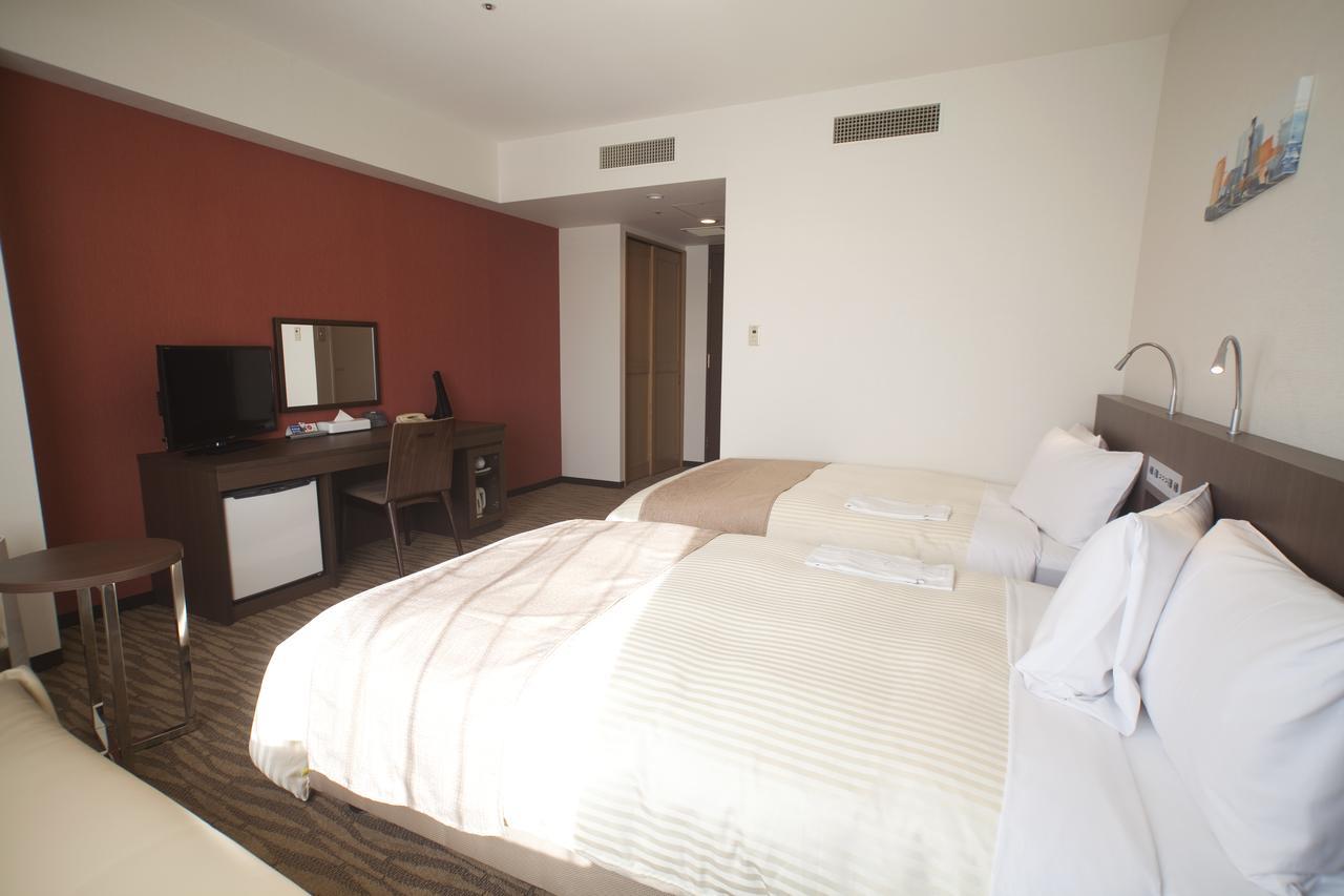 Hotel Port Plaza Chiba Luaran gambar A room at the hotel