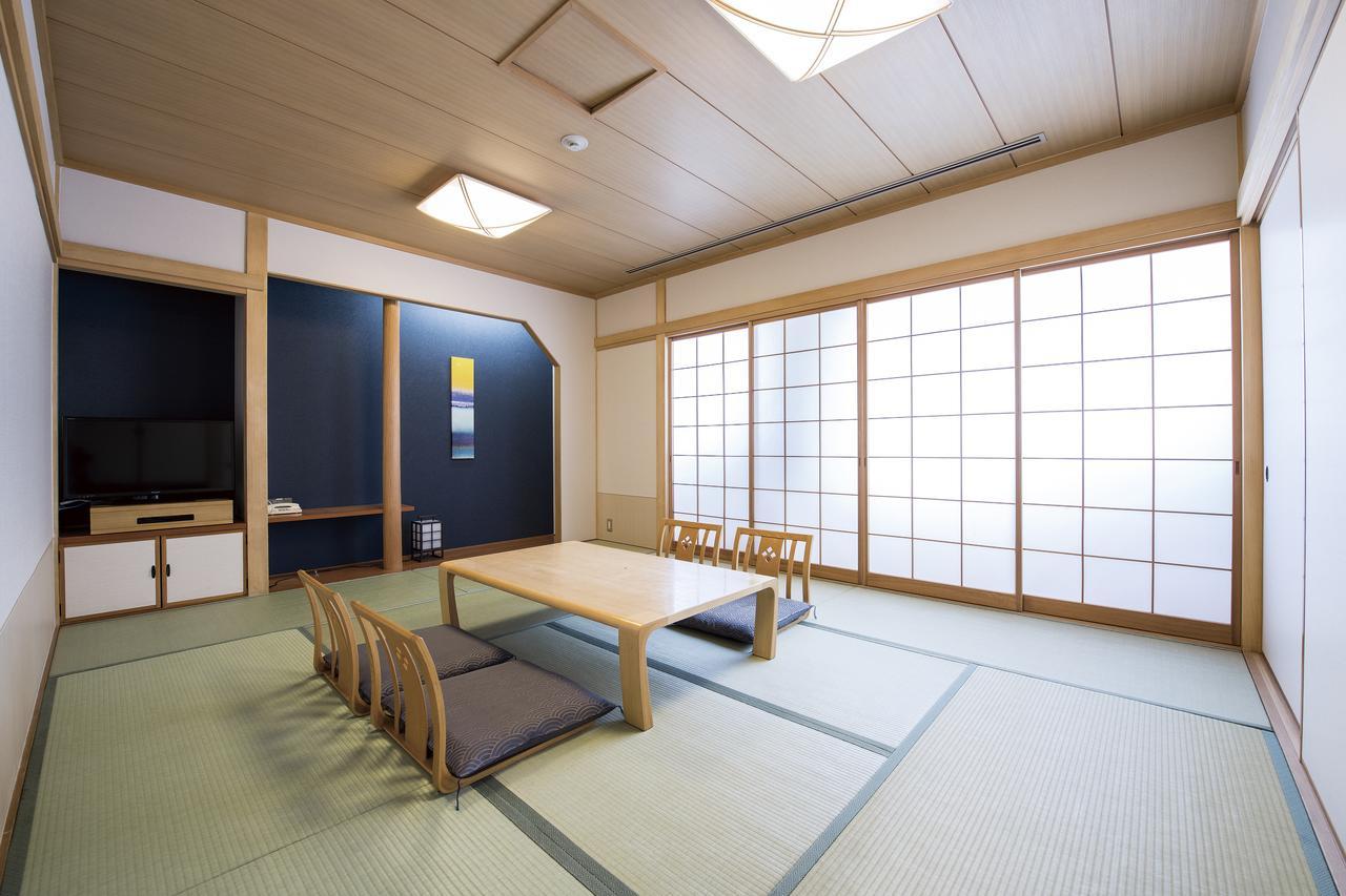 Hotel Port Plaza Chiba Luaran gambar A room at the Kyoto International Manga Museum