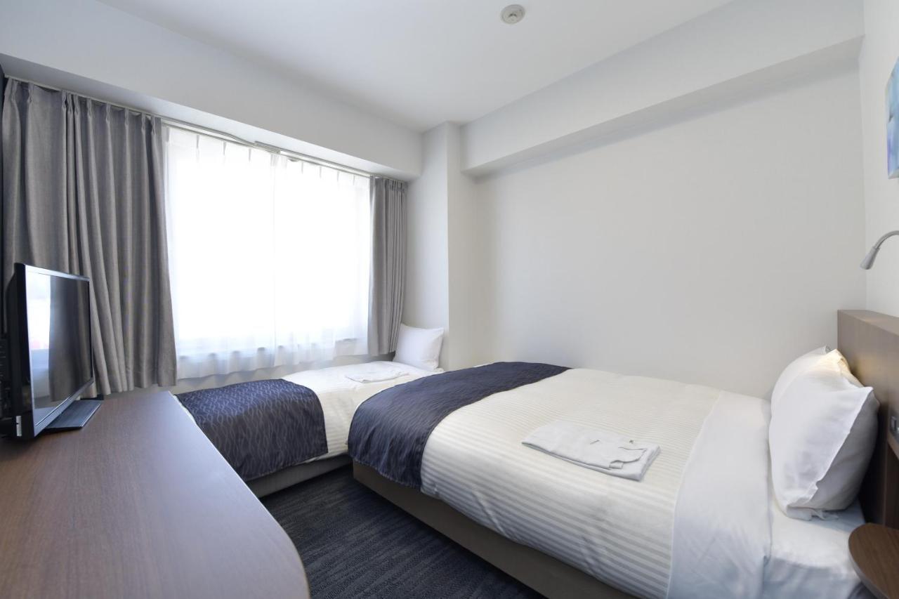 Hotel Port Plaza Chiba Luaran gambar A room at the hotel
