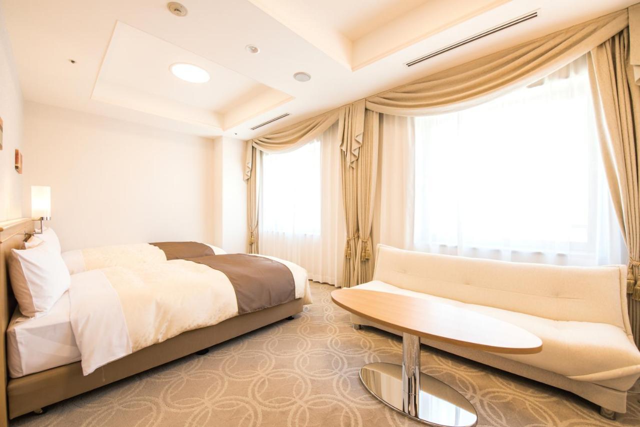 Hotel Port Plaza Chiba Luaran gambar A room at the hotel